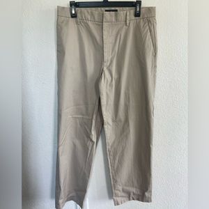 Dockers flat front classic fit slacks beige 32x32 in great shape office attire